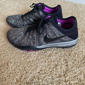 Like New, NIKE FREE TR 6 METALLIC Training Shoes, 8